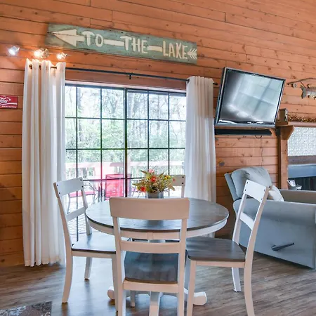 Charming Branson Getaway With Fireplace And Porch Exterior photo