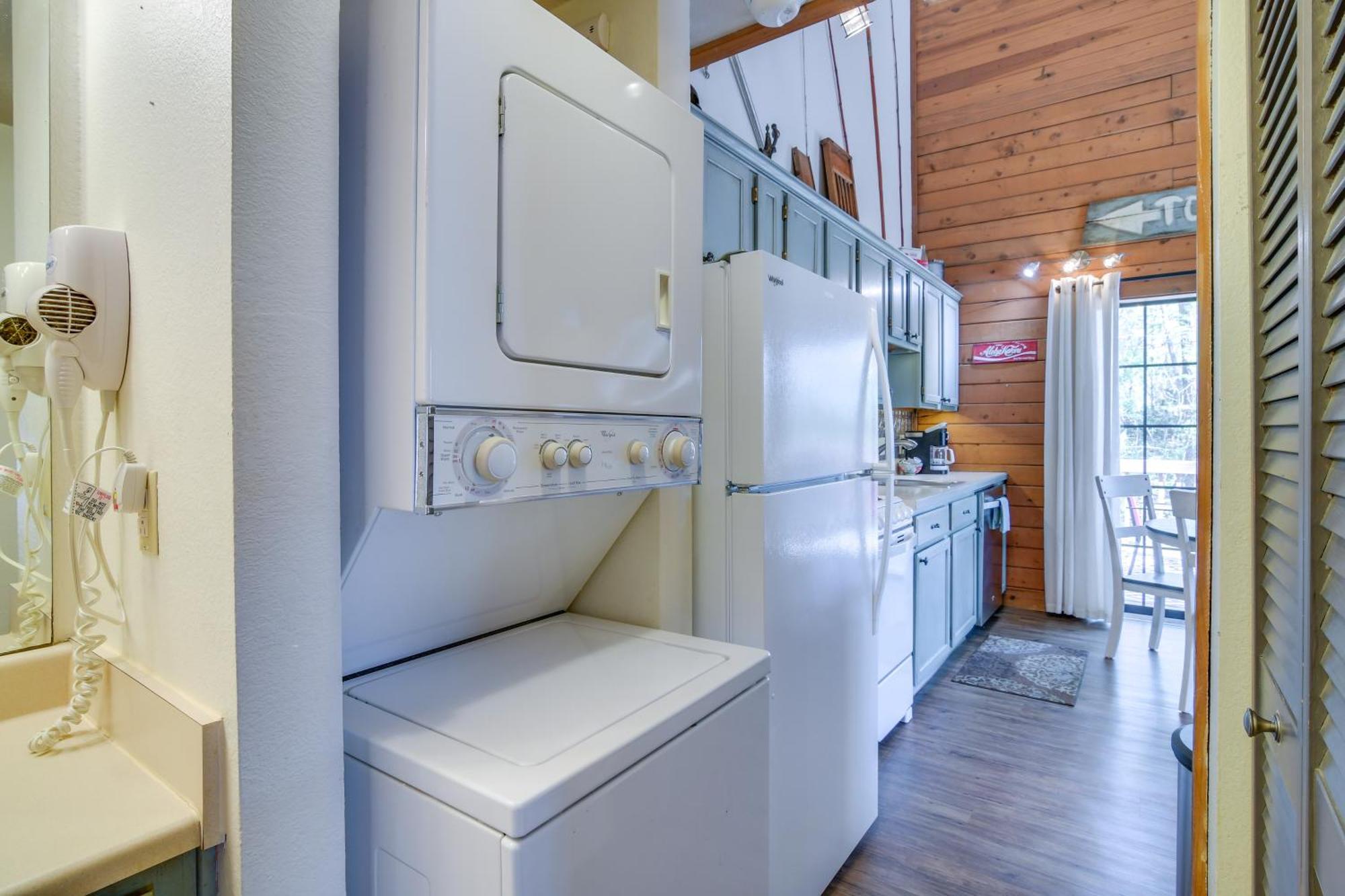 Charming Getaway With Fireplace And Porch Сasa de vacaciones Branson