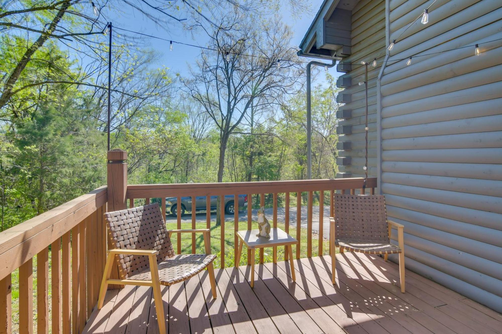 Charming Getaway With Fireplace And Porch Сasa de vacaciones *